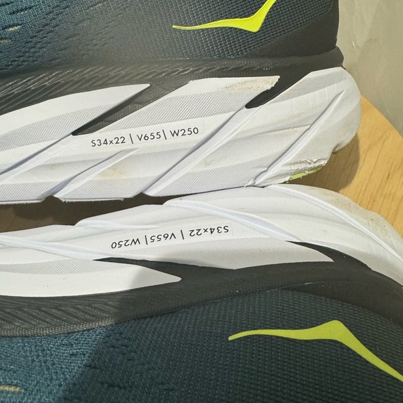 Hoka One One Clifton 8 Blue Coral Butterfly Men’s Size 12.5D - Picture 8 of 9